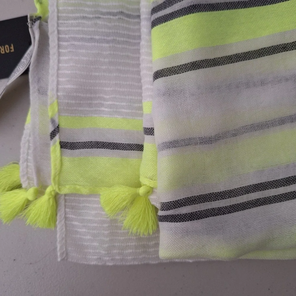 Forever 21 Scarf White Yellow Gray Striped Tassel Trim Lightweight Soft NWT
